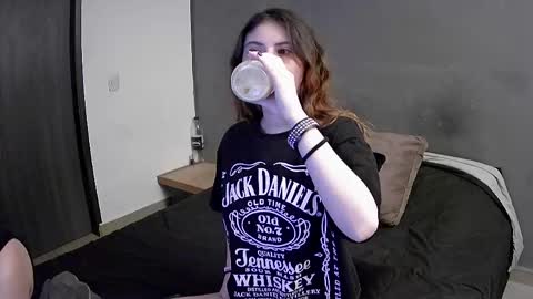 Snapshot of findiryts_2 chatting on March 27, 2026, 8:09 am Alice and Max online show from March 27, 2026, 8:09 am