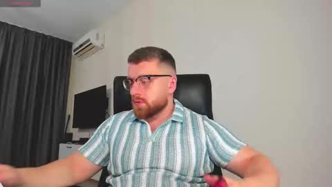 Snapshot of findomguyxxx chatting on February 6, 2026, 6:44 pm FindomGuyXXX online show from February 6, 2026, 6:44 pm