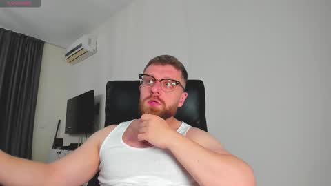 Snapshot of findomguyxxx chatting on March 3, 2026, 10:43 am FindomGuyXXX online show from March 3, 2026, 10:43 am