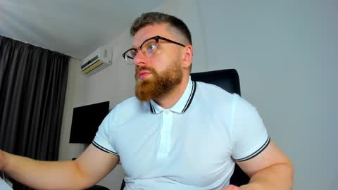 FindomGuyXXX online show from April 19, 2026, 11:31 am