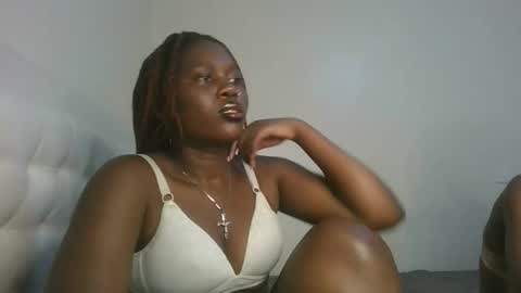 melanie online show from November 3, 2025, 1:12 pm