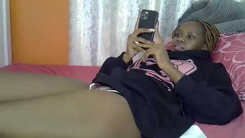 fine_queen12 online show from April 9, 2026, 9:42 pm