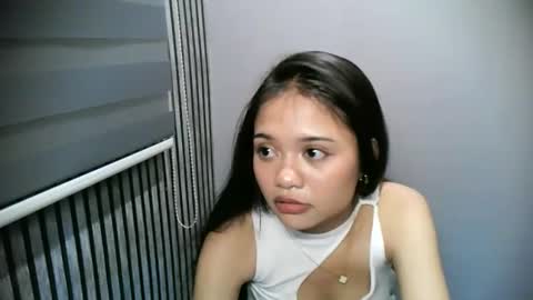 Snapshot of finekeona chatting on April 21, 2026, 4:23 pm KEONA online show from April 21, 2026, 4:23 pm