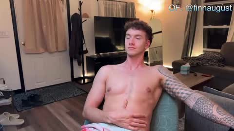 Finn August online show from October 6, 2025, 12:08 am