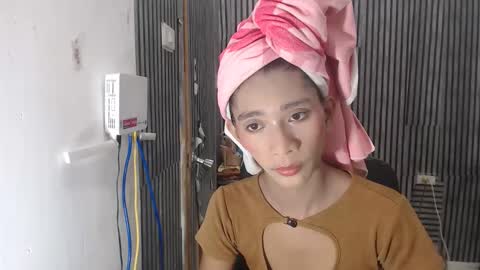 fiona908995 online show from June 11, 2026, 10:13 am