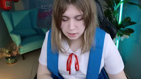 fiora online show from December 12, 2024, 4:53 pm