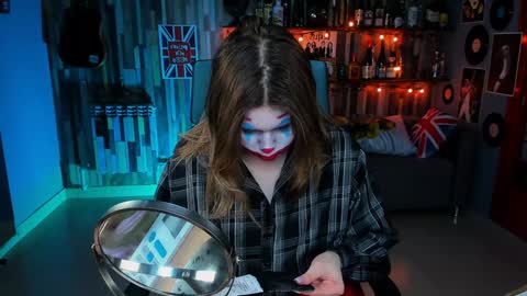 fiora online show from January 18, 2025, 9:13 am