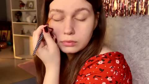 Snapshot of fioramarmoris chatting on April 25, 2026, 7:00 am fiora online show from April 25, 2026, 7:00 am