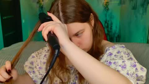 Snapshot of fioramarmoris chatting on May 1, 2026, 5:23 am fiora online show from May 1, 2026, 5:23 am