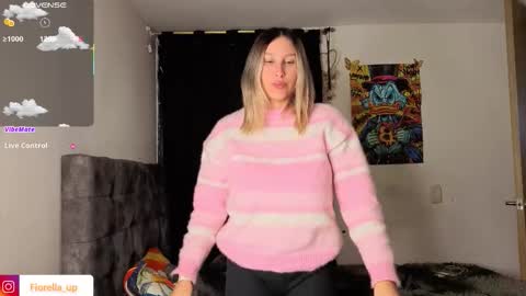 Snapshot of fiorella_up1 chatting on October 23, 2025, 1:27 am F I O R E L L A  online show from October 23, 2025, 1:27 am
