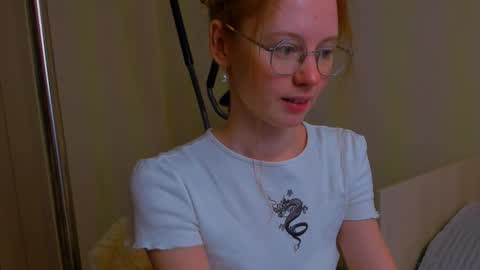 fire_luna online show from February 5, 2026, 5:45 am