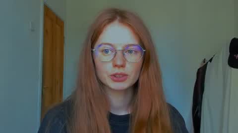 Snapshot of fire_luna chatting on July 23, 2026, 9:18 am fire_luna online show from July 23, 2026, 9:18 am