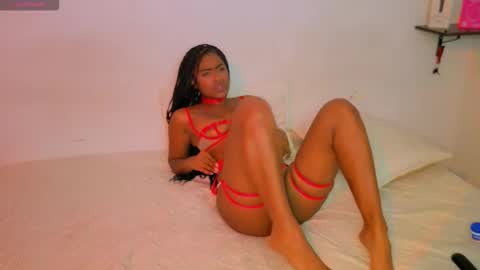 Pau online show from October 15, 2025, 11:16 pm