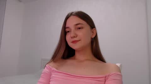 fireflies_fly_ online show from September 28, 2025, 5:51 pm