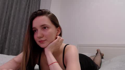 fireflies_fly_ online show from February 6, 2026, 7:39 pm