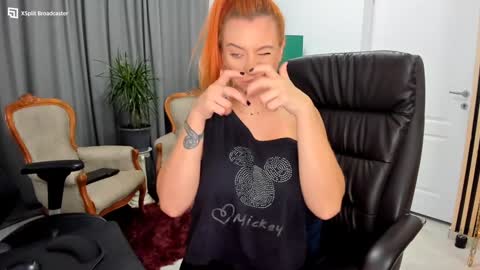 Snapshot of fireflowers_ chatting on December 7, 2024, 12:41 am Kallisy online show from December 7, 2024, 12:41 am