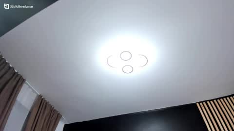 Snapshot of fireflowers_ chatting on April 30, 2026, 8:57 pm Kallisy online show from April 30, 2026, 8:57 pm