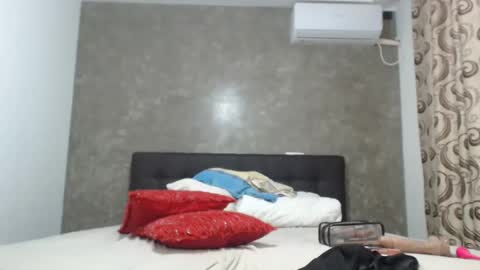 Snapshot of fitbarbiedoll chatting on January 27, 2025, 12:37 pm FitBarbieDoll online show from January 27, 2025, 12:37 pm