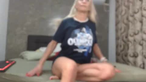 Snapshot of fitbarbiedoll chatting on February 12, 2025, 2:54 pm FitBarbieDoll online show from February 12, 2025, 2:54 pm