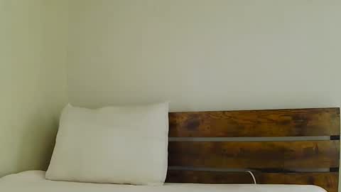 Snapshot of fitblondeprincess chatting on October 24, 2025, 7:32 pm flowergirl online show from October 24, 2025, 7:32 pm