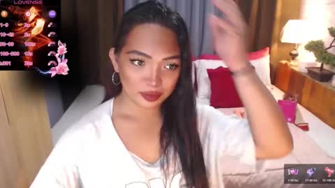 Snapshot of fitfemme_anna chatting on April 23, 2026, 9:52 am fitfemme_anna online show from April 23, 2026, 9:52 am
