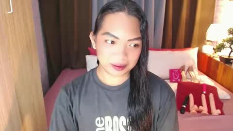 Snapshot of fitfemme_anna chatting on May 25, 2026, 10:32 am fitfemme_anna online show from May 25, 2026, 10:32 am
