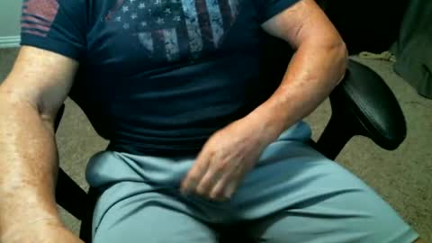 Snapshot of fitguy40 chatting on June 17, 2026, 3:31 am fitguy40 online show from June 17, 2026, 3:31 am