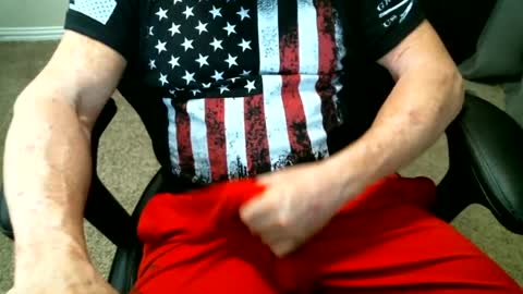 Snapshot of fitguy40 chatting on July 3, 2026, 9:43 pm fitguy40 online show from July 3, 2026, 9:43 pm