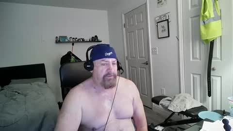 Snapshot of flaguy3233 chatting on February 24, 2025, 6:47 pm Florida guy online show from February 24, 2025, 6:47 pm