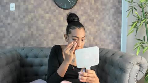 Snapshot of flavia_cruz chatting on October 30, 2025, 7:25 pm Flavia online show from October 30, 2025, 7:25 pm