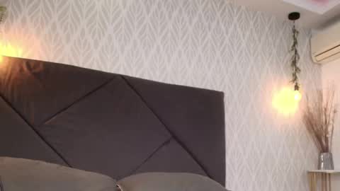 Snapshot of flavia_cruz chatting on November 9, 2025, 7:34 pm Flavia online show from November 9, 2025, 7:34 pm