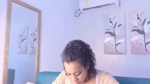 Snapshot of flavia_cruz chatting on June 16, 2026, 11:57 am Flavia online show from June 16, 2026, 11:57 am
