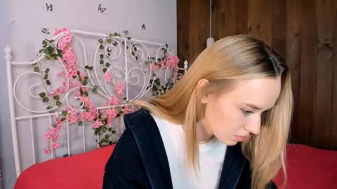 Snapshot of fletahargenrader chatting on November 20, 2025, 1:22 pm Amina online show from November 20, 2025, 1:22 pm