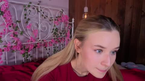 Snapshot of fletahargenrader chatting on November 25, 2025, 12:16 pm Amina online show from November 25, 2025, 12:16 pm