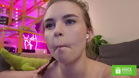 Leia online show from November 10, 2025, 6:01 am