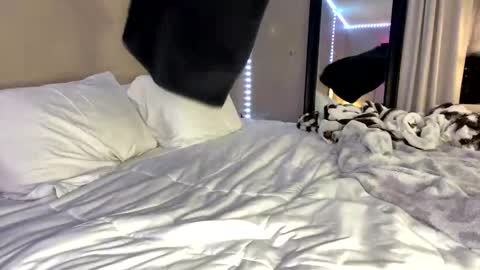 Roxy online show from March 7, 2025, 1:42 am