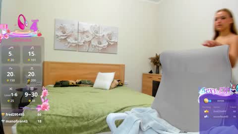 Snapshot of flooora_0 chatting on January 10, 2026, 1:40 am Mona online show from January 10, 2026, 1:40 am