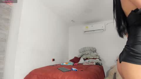 Snapshot of flor_herrera1 chatting on March 5, 2026, 4:19 am online show from March 5, 2026, 4:19 am