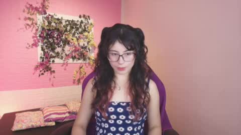 Snapshot of flora_blue chatting on September 19, 2025, 11:44 am flora_blue online show from September 19, 2025, 11:44 am