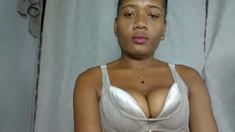 florencia011 online show from January 22, 2025, 7:03 pm