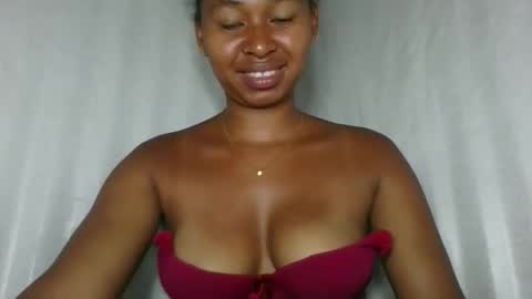 florencia011 online show from December 5, 2025, 4:58 pm