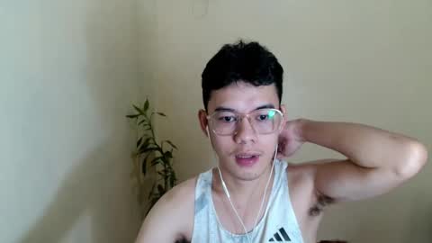 floriankeirxx_ online show from October 15, 2025, 5:40 am