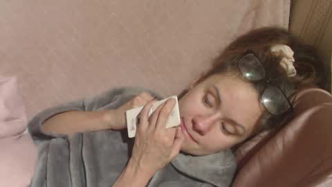 Snapshot of flowercandydoll chatting on December 3, 2025, 9:13 pm say meow and send tip online show from December 3, 2025, 9:13 pm