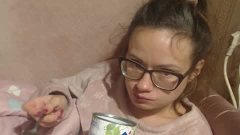 say meow and send tip  online show from December 18, 2025, 5:30 pm