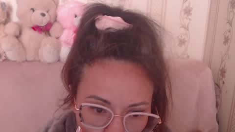 say meow and send tip  online show from May 5, 2026, 7:05 am