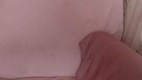 say meow and send tip  online show from May 7, 2026, 7:03 am