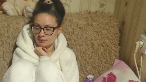 say meow and send tip  online show from December 25, 2024, 11:11 am