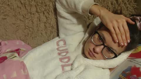 say meow and send tip  online show from February 3, 2025, 6:49 pm