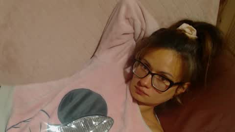 say meow and send tip  online show from October 4, 2025, 6:28 pm