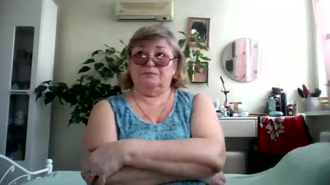 Flowerlower online show from February 8, 2025, 1:22 pm